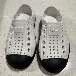 New in box native shoes waterproof toddler Jefferson c7